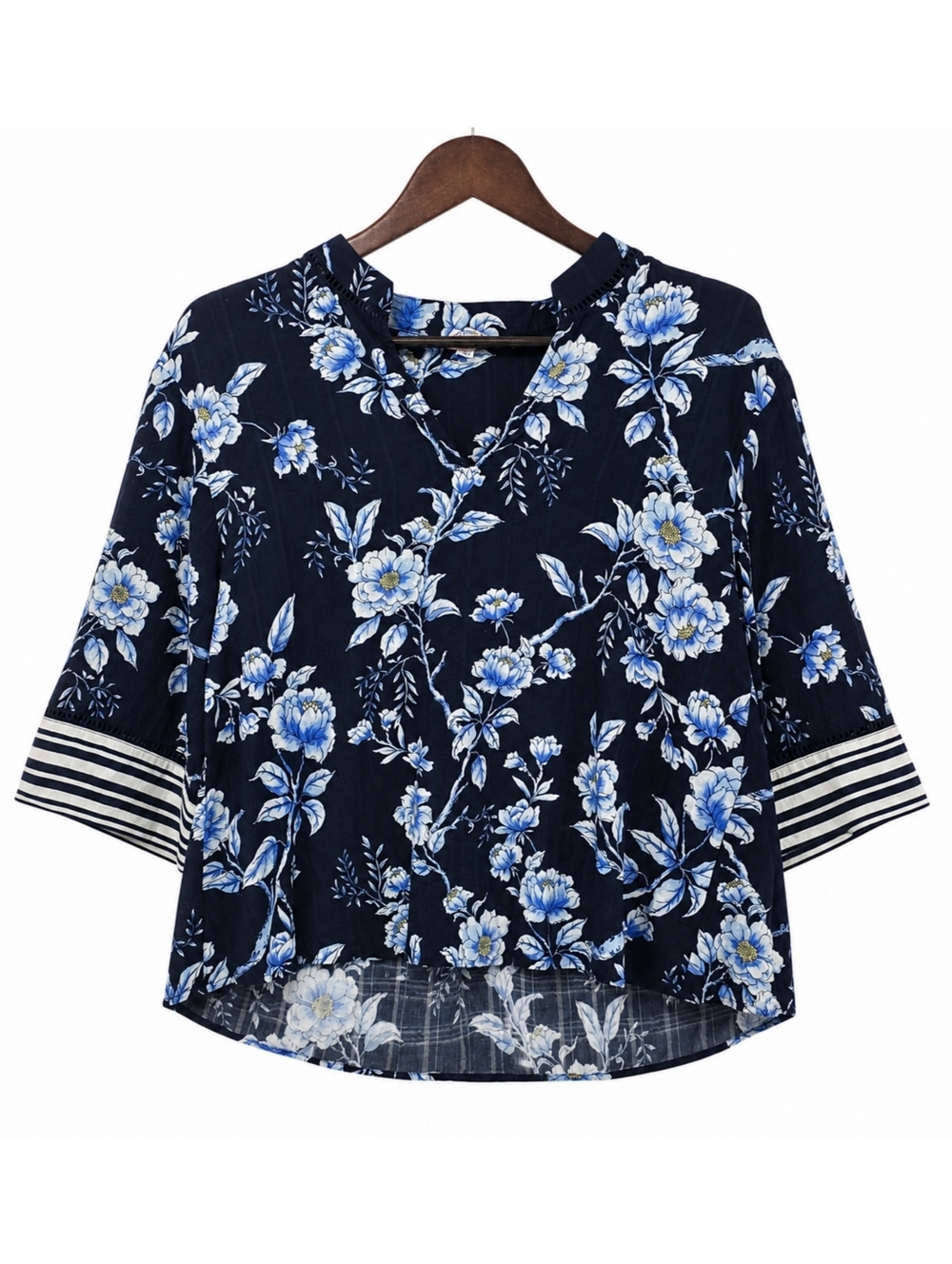 Johnny Was Linen Blend Blue Floral Boho Coastal Blouse Size S Wide Sleeve Top
